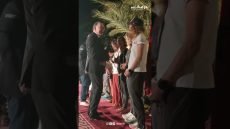 عامل ورزازات يشارك العدائين فرحة التتويج في ختام ماراثون الرمال